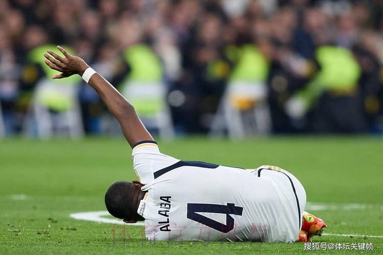 阿拉巴受伤后 皇马曾考虑过租借柏林联中卫雷特 阿拉巴受伤后 皇马曾考虑过租借柏林联中卫雷特